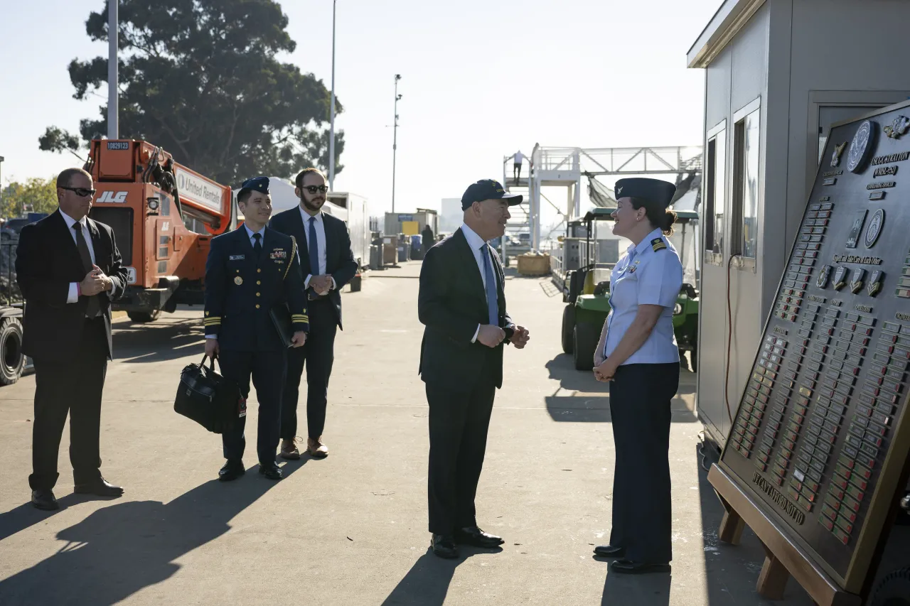 Image: DHS Secretary Alejandro Mayorkas Tours USCGC Stratton (065)