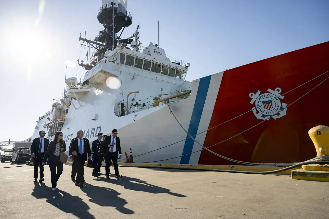 Image: DHS Secretary Alejandro Mayorkas Tours USCGC Stratton (066)