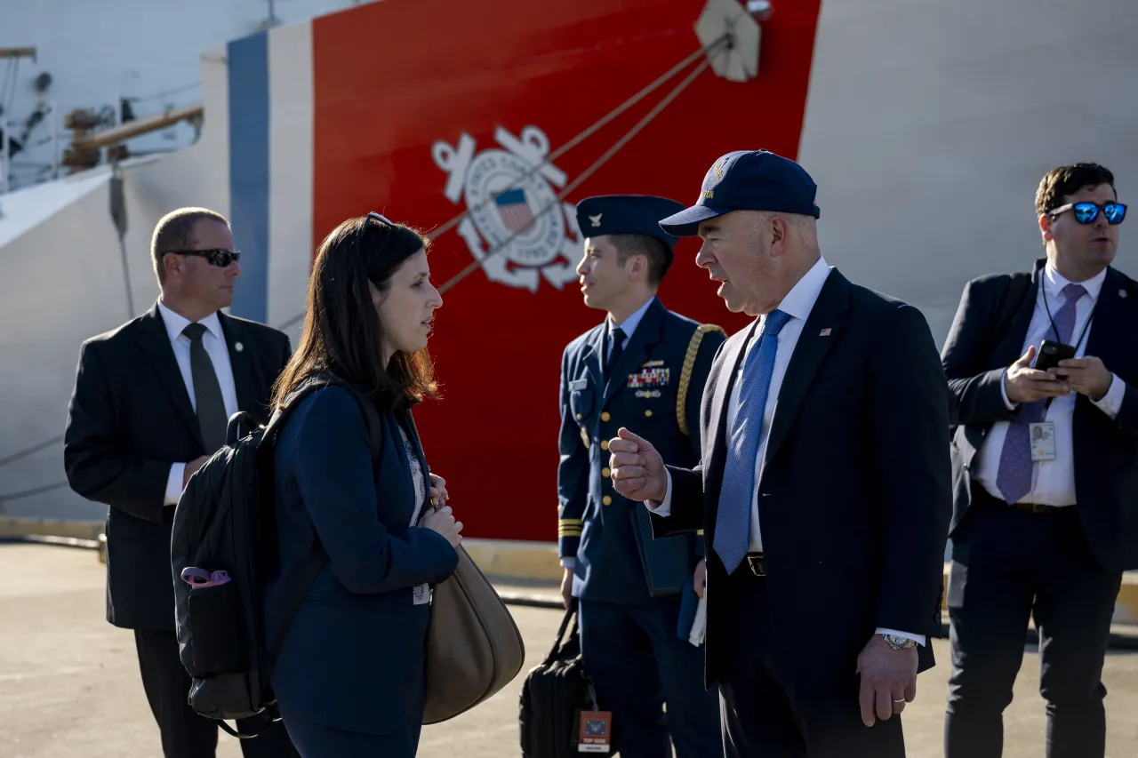 Image: DHS Secretary Alejandro Mayorkas Tours USCGC Stratton (067)