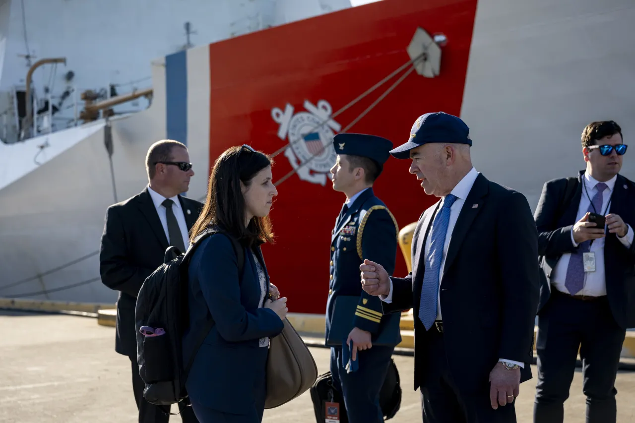 Image: DHS Secretary Alejandro Mayorkas Tours USCGC Stratton (068)