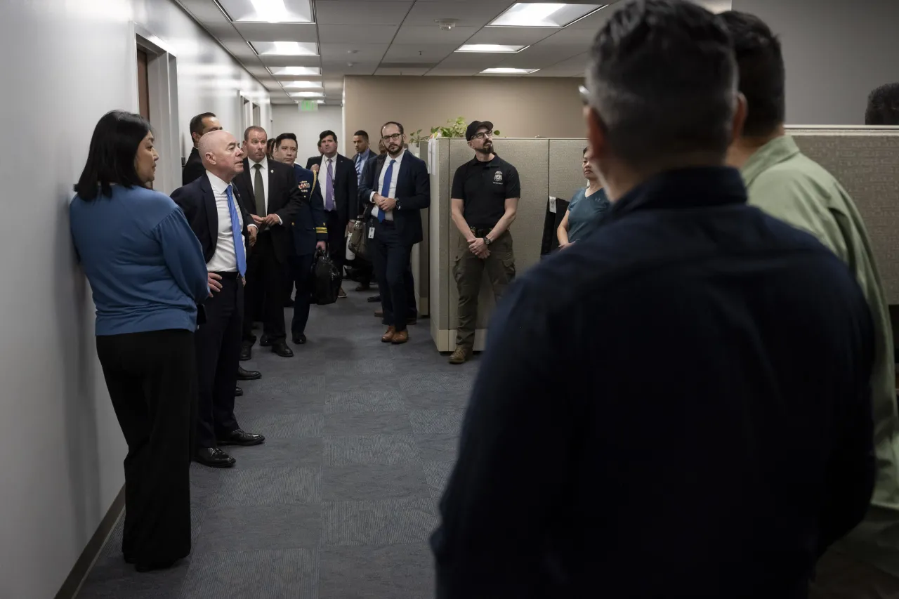 Image: DHS Secretary Alejandro Mayorkas Engages with the Workforce of USCIS, HSI, and ERO  (025)