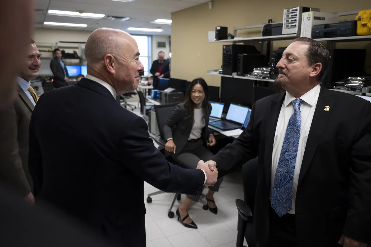 Image: DHS Secretary Alejandro Mayorkas Engages with the Workforce of USCIS, HSI, and ERO  (028)