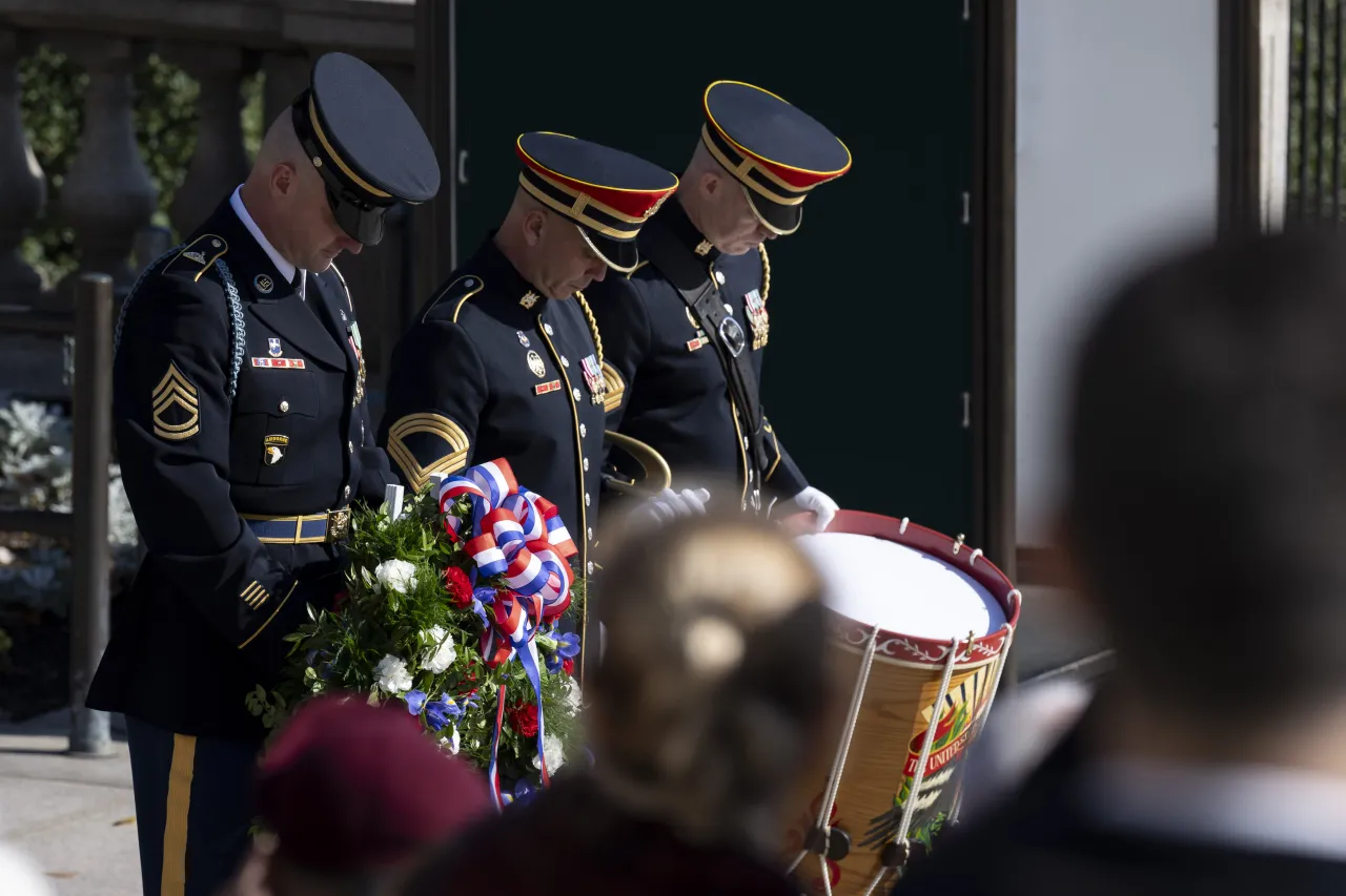 Image: DHS Secretary Alejandro Mayorkas Attends the Annual Veterans Day Ceremony at Arlington National Cemetery (004)