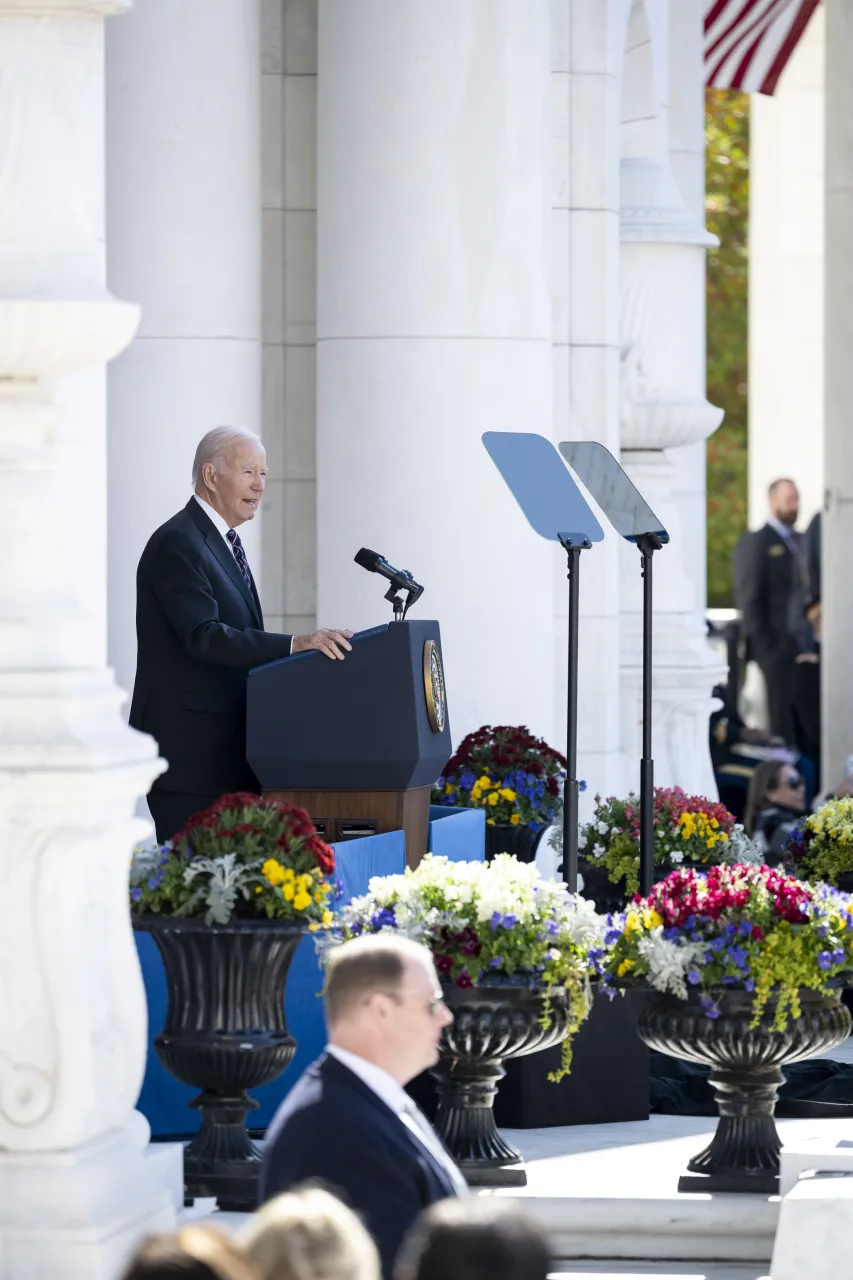 Image: DHS Secretary Alejandro Mayorkas Attends the Annual Veterans Day Ceremony at Arlington National Cemetery (018)