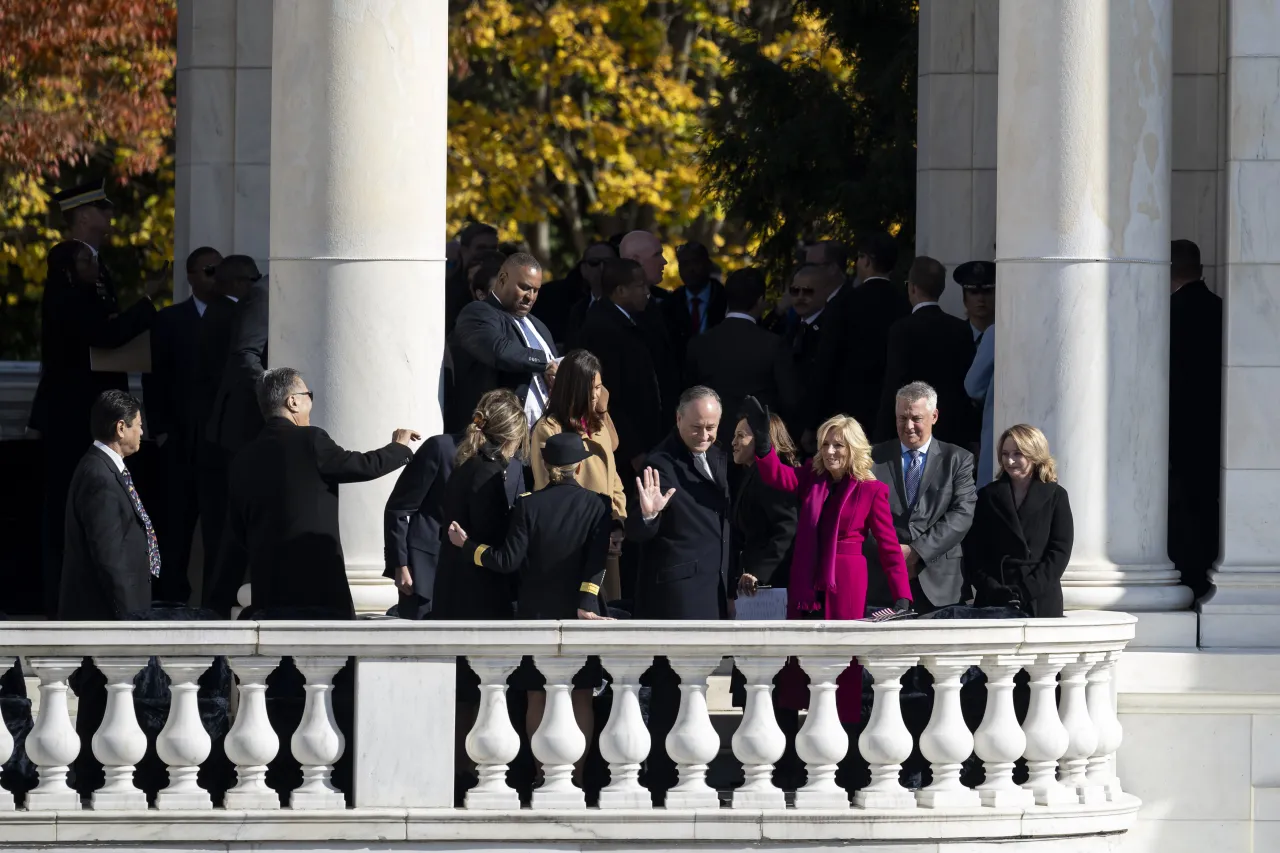 Image: DHS Secretary Alejandro Mayorkas Attends the Annual Veterans Day Ceremony at Arlington National Cemetery (033)