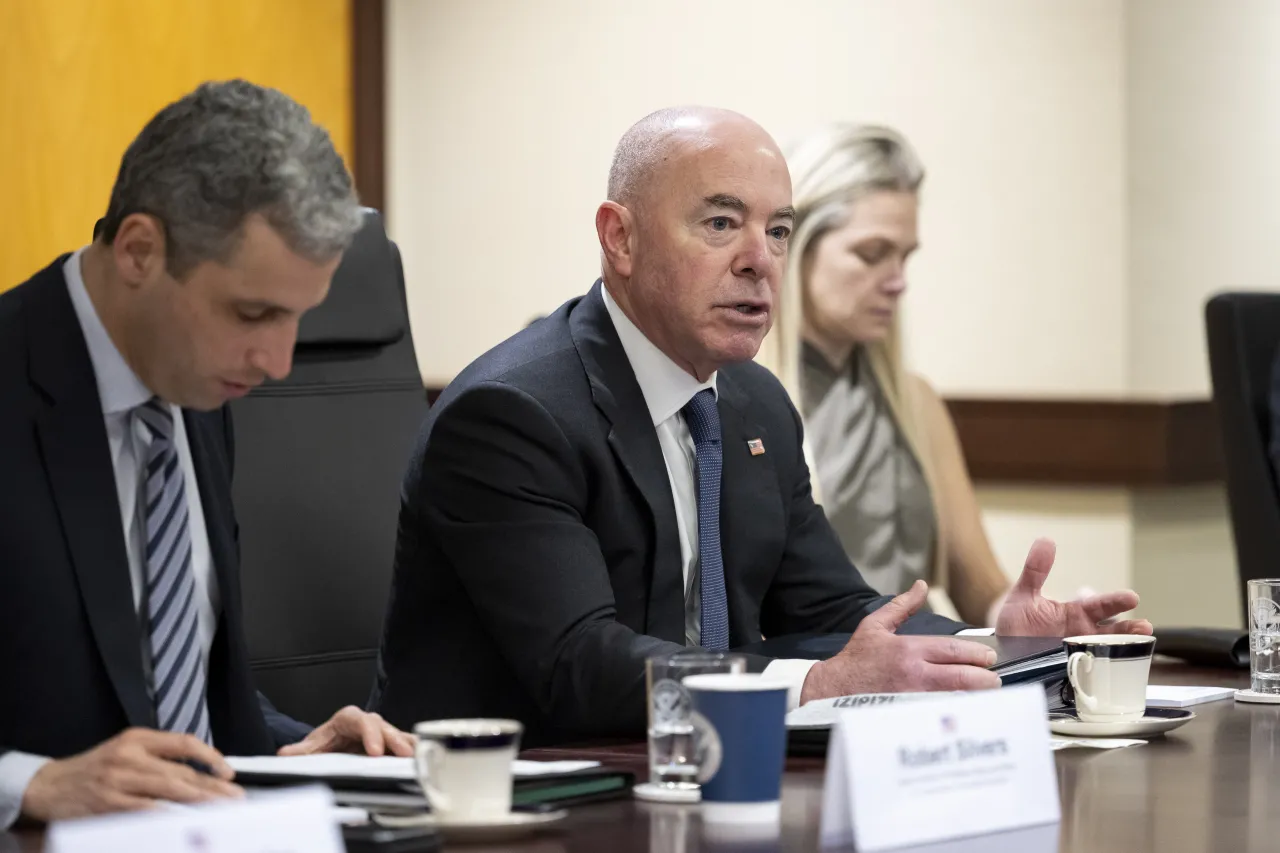 Image: DHS Secretary Alejandro Mayorkas Hosts a Roundtable with Private Sector Stakeholders on DHS’s Supply Chain Resilience Center (001)