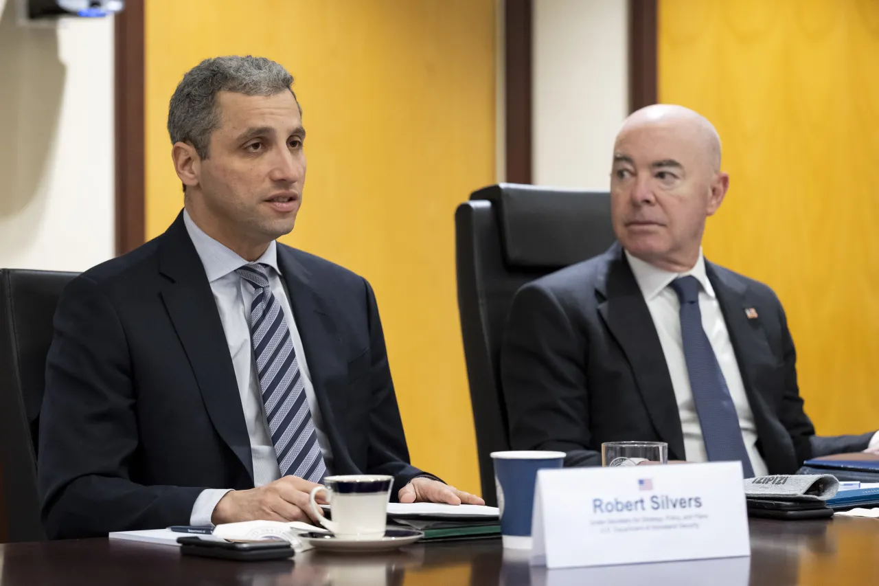 Image: DHS Secretary Alejandro Mayorkas Hosts a Roundtable with Private Sector Stakeholders on DHS’s Supply Chain Resilience Center (004)