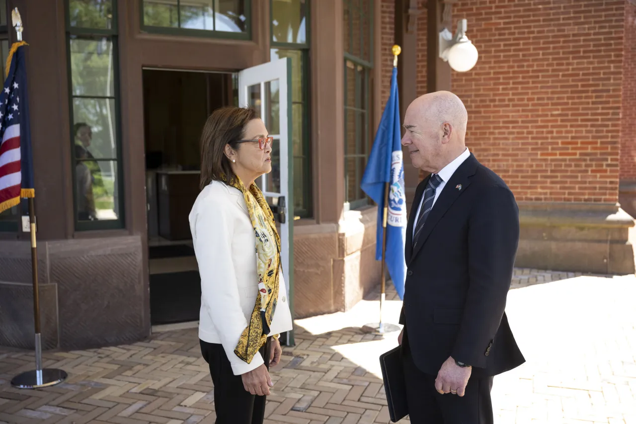 Image: DHS Secretary Alejandro Mayorkas Participates in a Bilateral Meeting with Salvadoran Foreign Minister Alexandra Hill Tinoco (013)