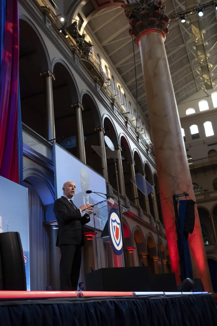 Image: DHS Secretary Alejandro Mayorkas Gives Remarks at USCG Foundation Tribute to The Coast Guard (010)