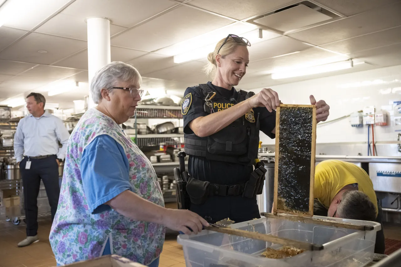 Image: DHS Members Participate in Third Annual St. Elizabeths Honey Extraction (011)