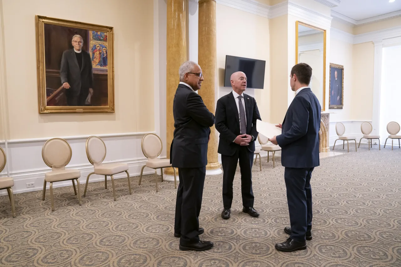 Image: DHS Secretary Alejandro Mayorkas Participates in a Speaker Series at St. John’s Church  (006)