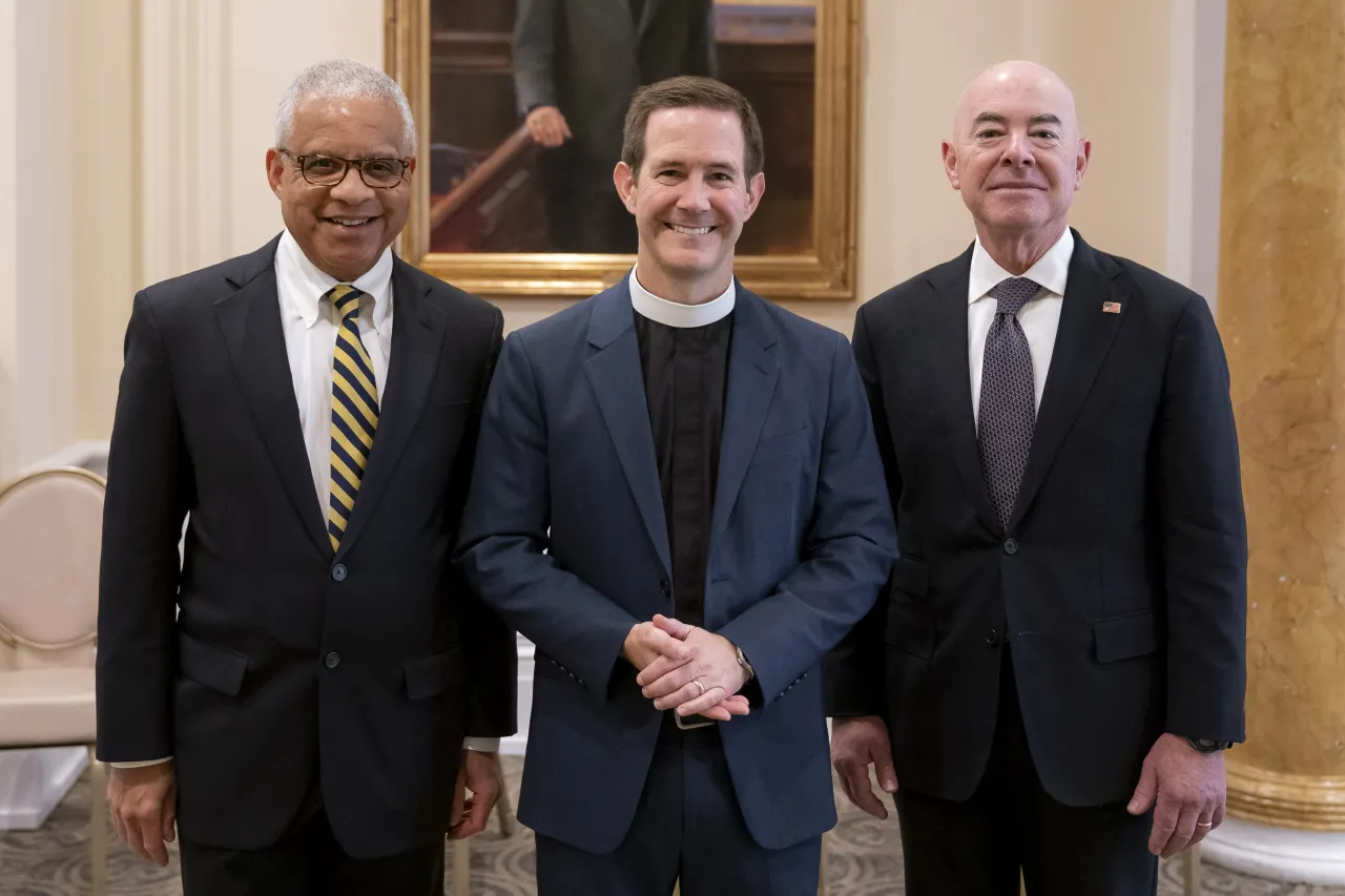 Image: DHS Secretary Alejandro Mayorkas Participates in a Speaker Series at St. John’s Church  (009)