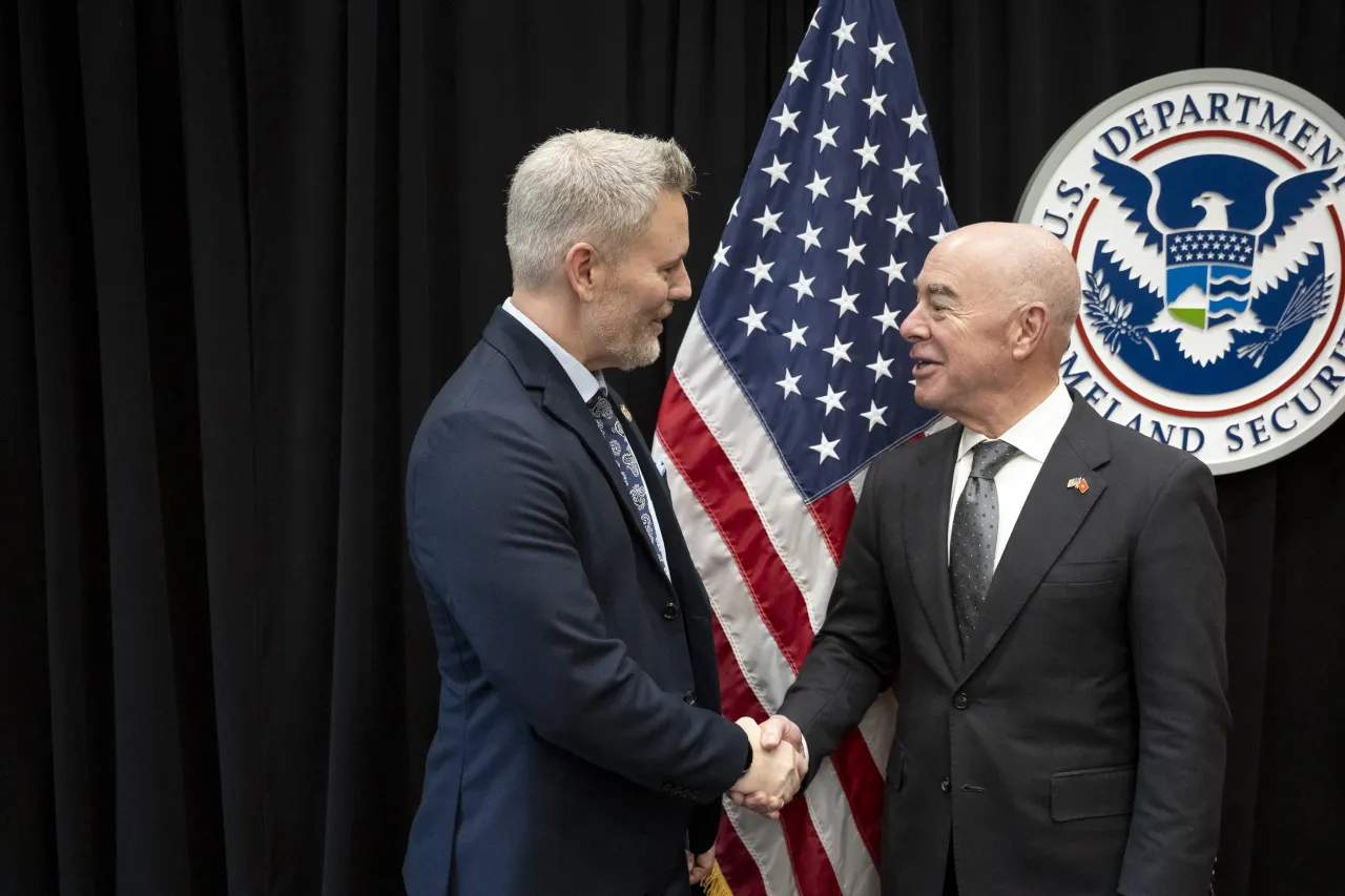 Image: DHS Secretary Alejandro Mayorkas Participates in a Bilateral Meeting with Vietnamese Minister of Public Security (003)