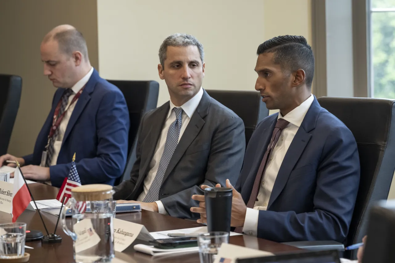 Image: DHS Under Secretary of the Office of Policy, Robert Silvers, and the Under Secretary of State for the Polish Ministry of Digital Affairs, Rafał Rosiński, sign a MOU (026)