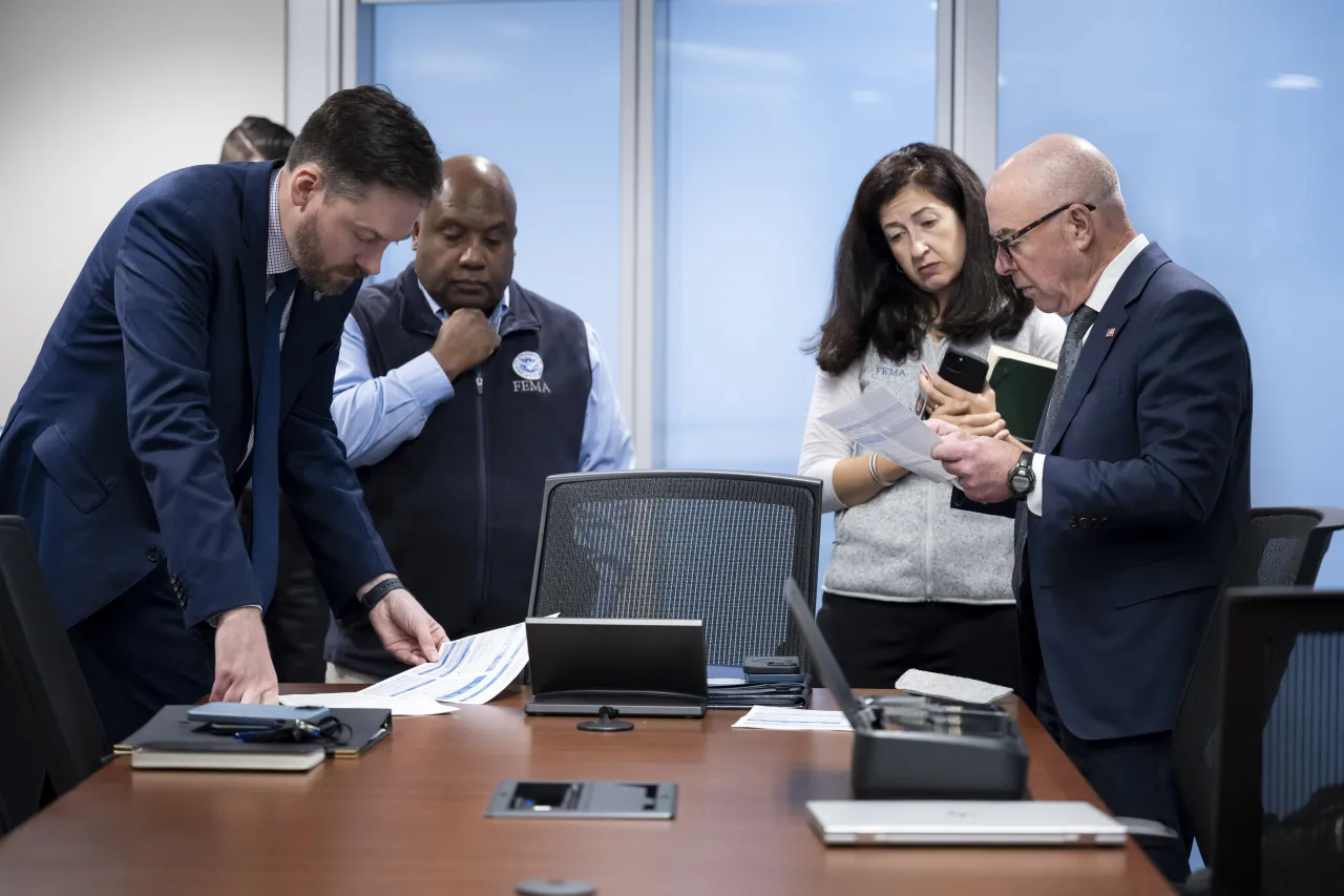 Image: DHS Secretary Alejandro Mayorkas Visits FEMA HQ (003)