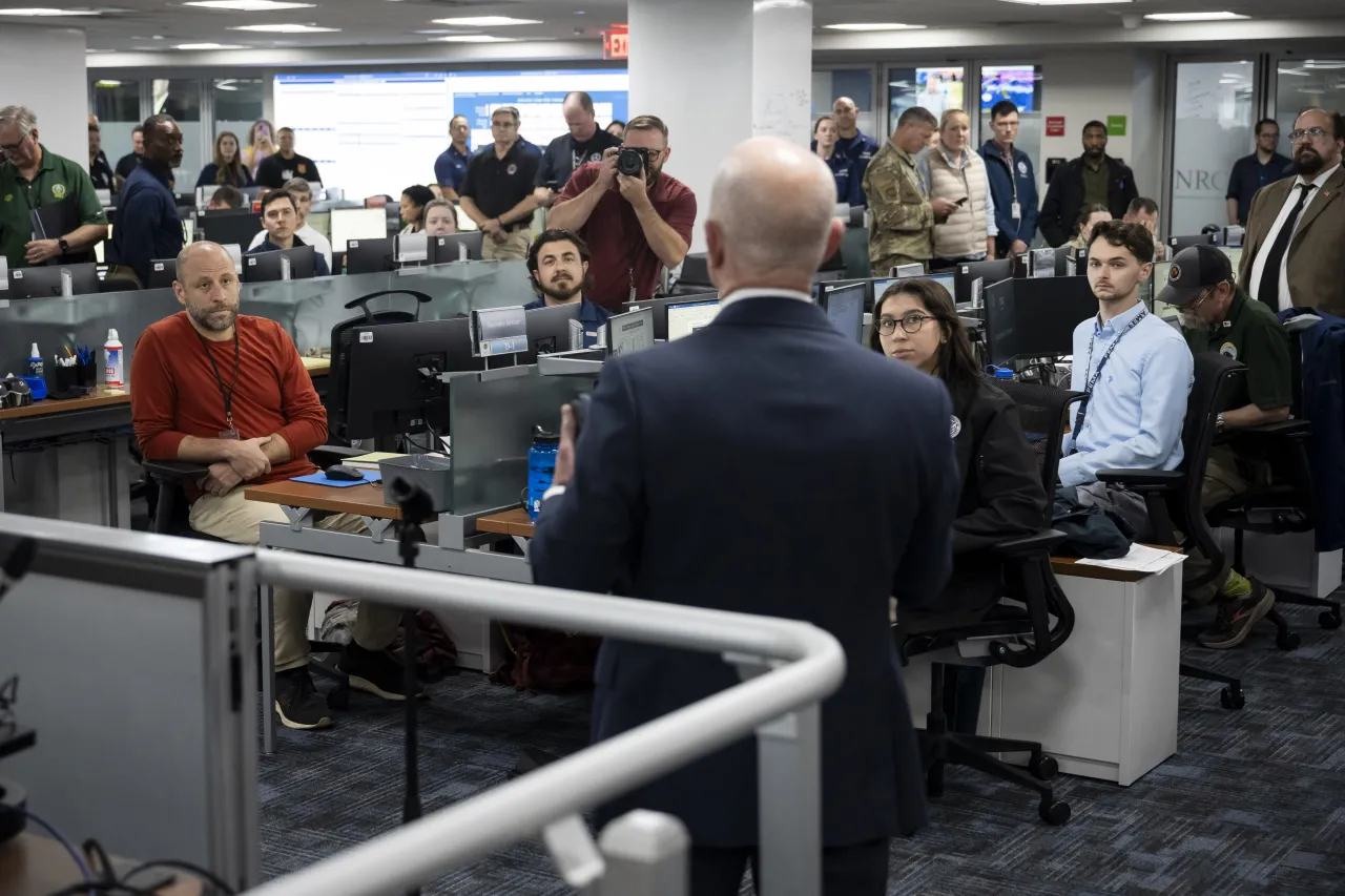 Image: DHS Secretary Alejandro Mayorkas Visits FEMA HQ (009)