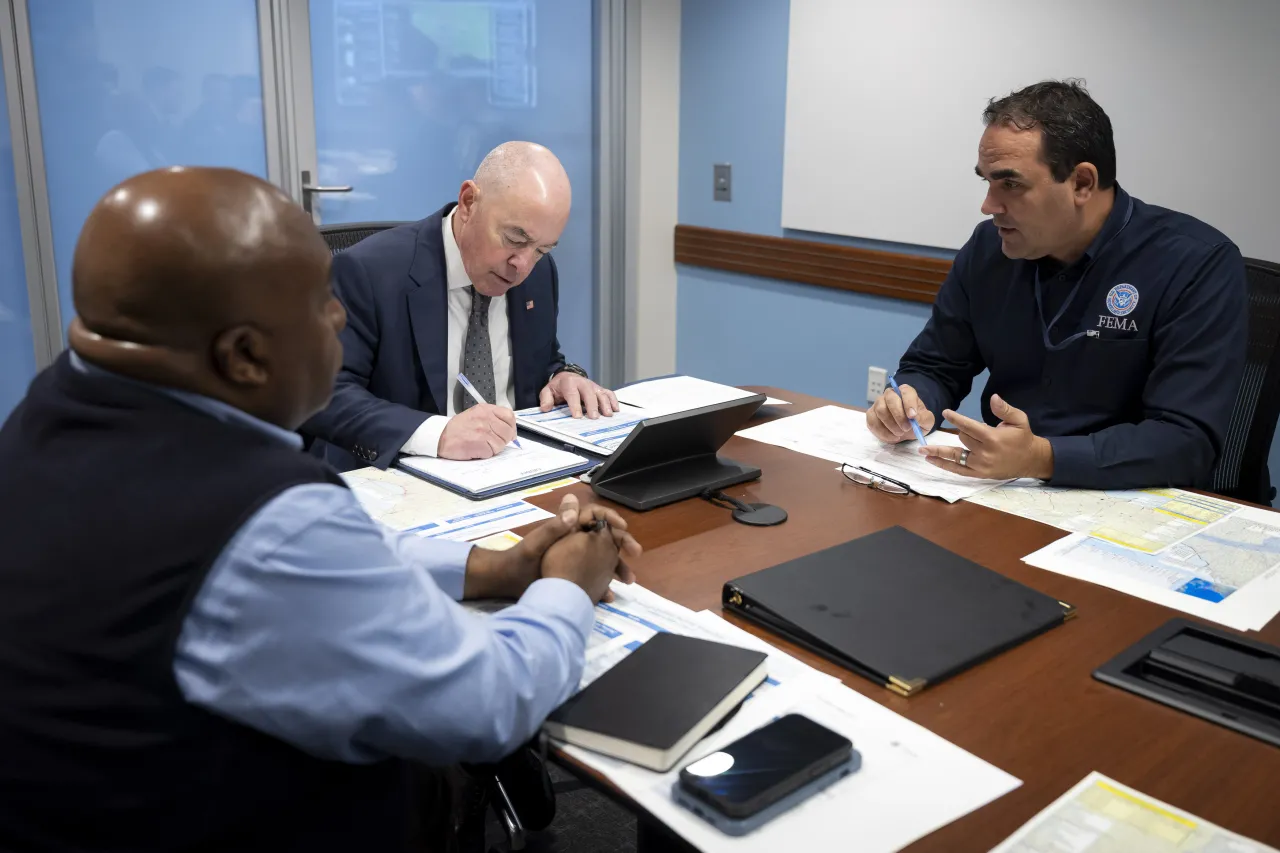 Image: DHS Secretary Alejandro Mayorkas Visits FEMA HQ (022)