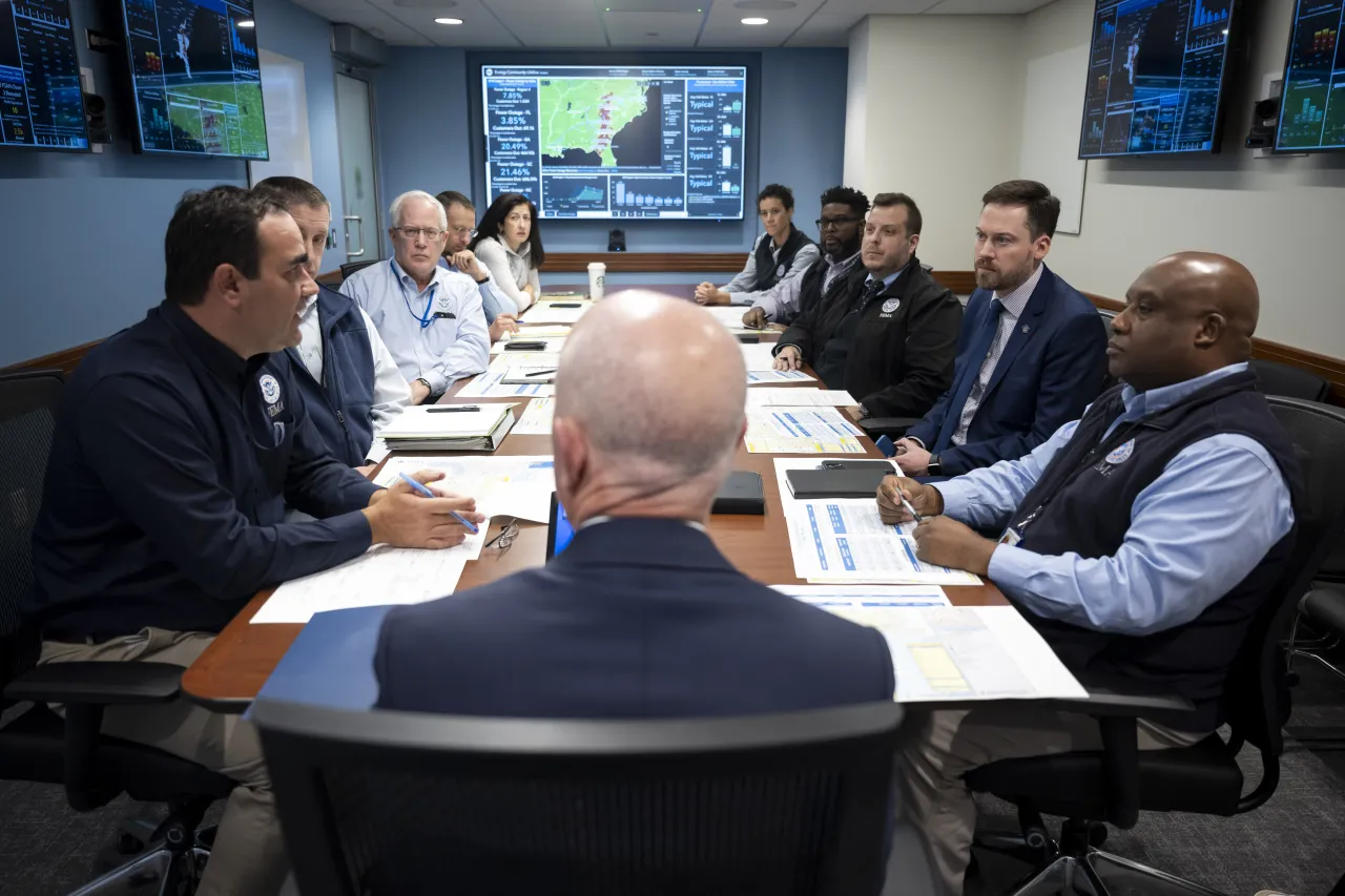 Image: DHS Secretary Alejandro Mayorkas Visits FEMA HQ (025)