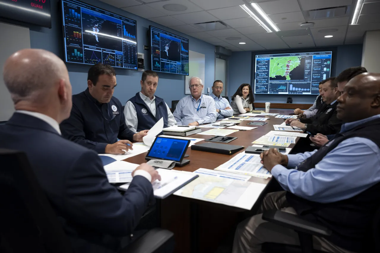 Image: DHS Secretary Alejandro Mayorkas Visits FEMA HQ (028)