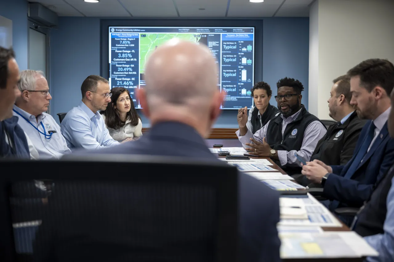 Image: DHS Secretary Alejandro Mayorkas Visits FEMA HQ (033)