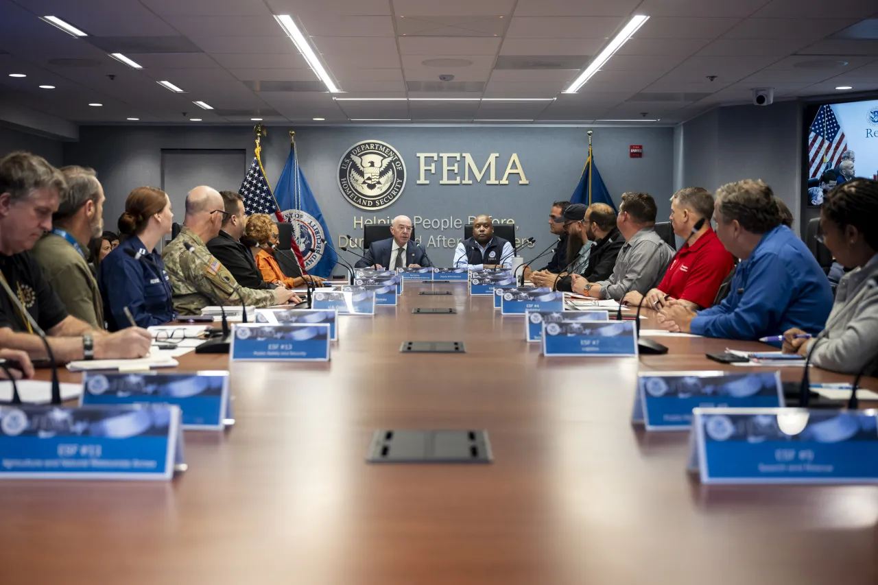 Image: DHS Secretary Alejandro Mayorkas Visits FEMA HQ (036)