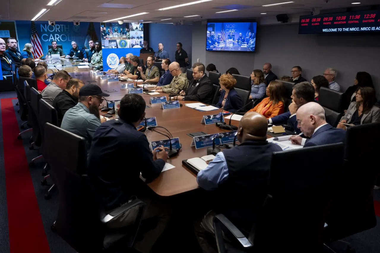 Image: DHS Secretary Alejandro Mayorkas Visits FEMA HQ (039)