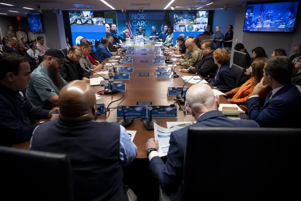 Image: DHS Secretary Alejandro Mayorkas Visits FEMA HQ (040)