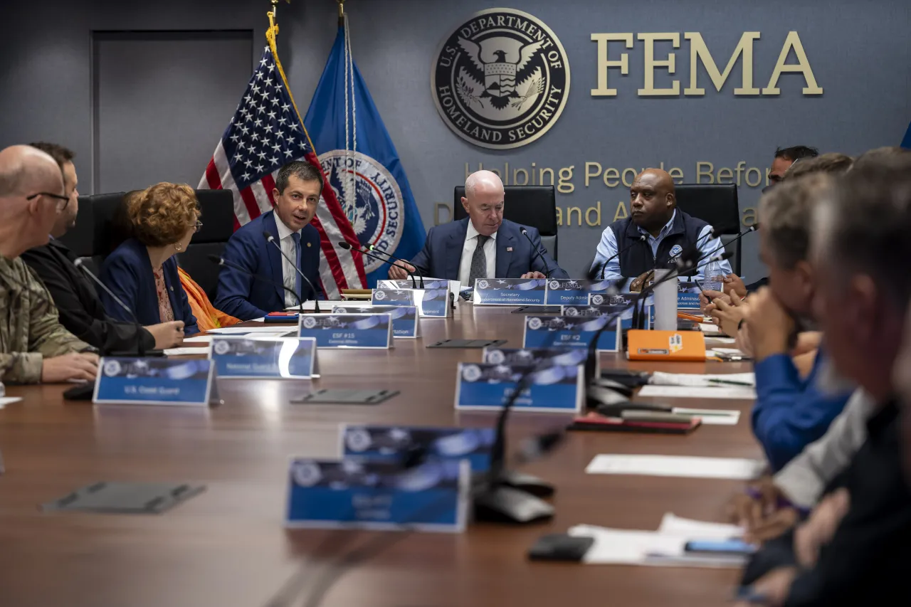 Image: DHS Secretary Alejandro Mayorkas Visits FEMA HQ (042)