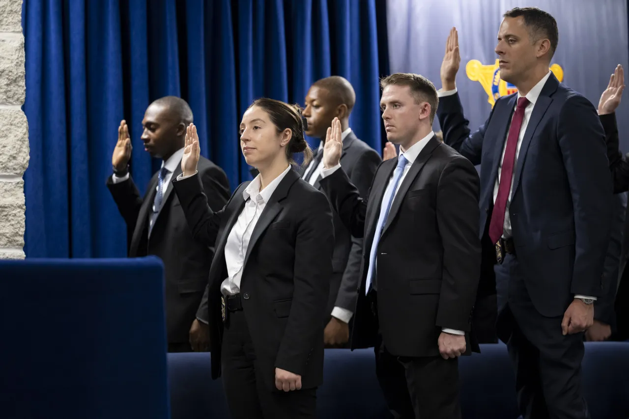 Image: DHS Secretary Alejandro Mayorkas Attends a USSS Special Agent Graduation  (012)