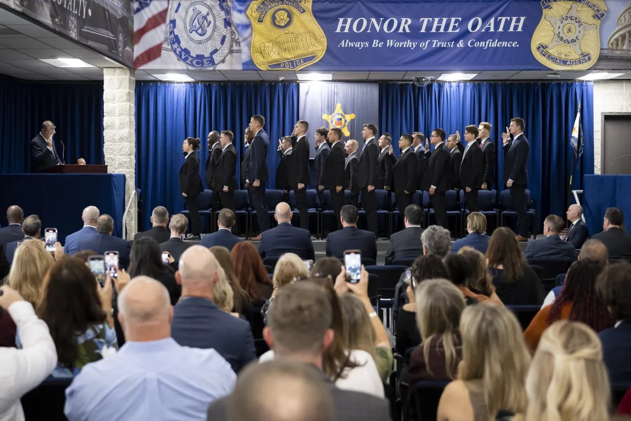 Image: DHS Secretary Alejandro Mayorkas Attends a USSS Special Agent Graduation  (013)