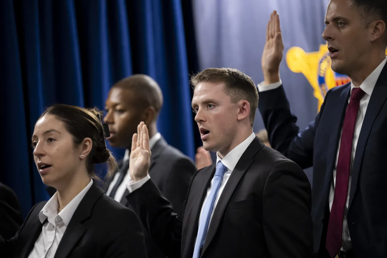 Image: DHS Secretary Alejandro Mayorkas Attends a USSS Special Agent Graduation  (014)