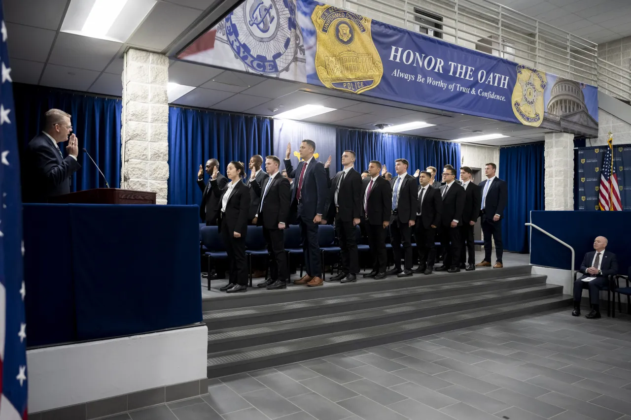 Image: DHS Secretary Alejandro Mayorkas Attends a USSS Special Agent Graduation  (016)