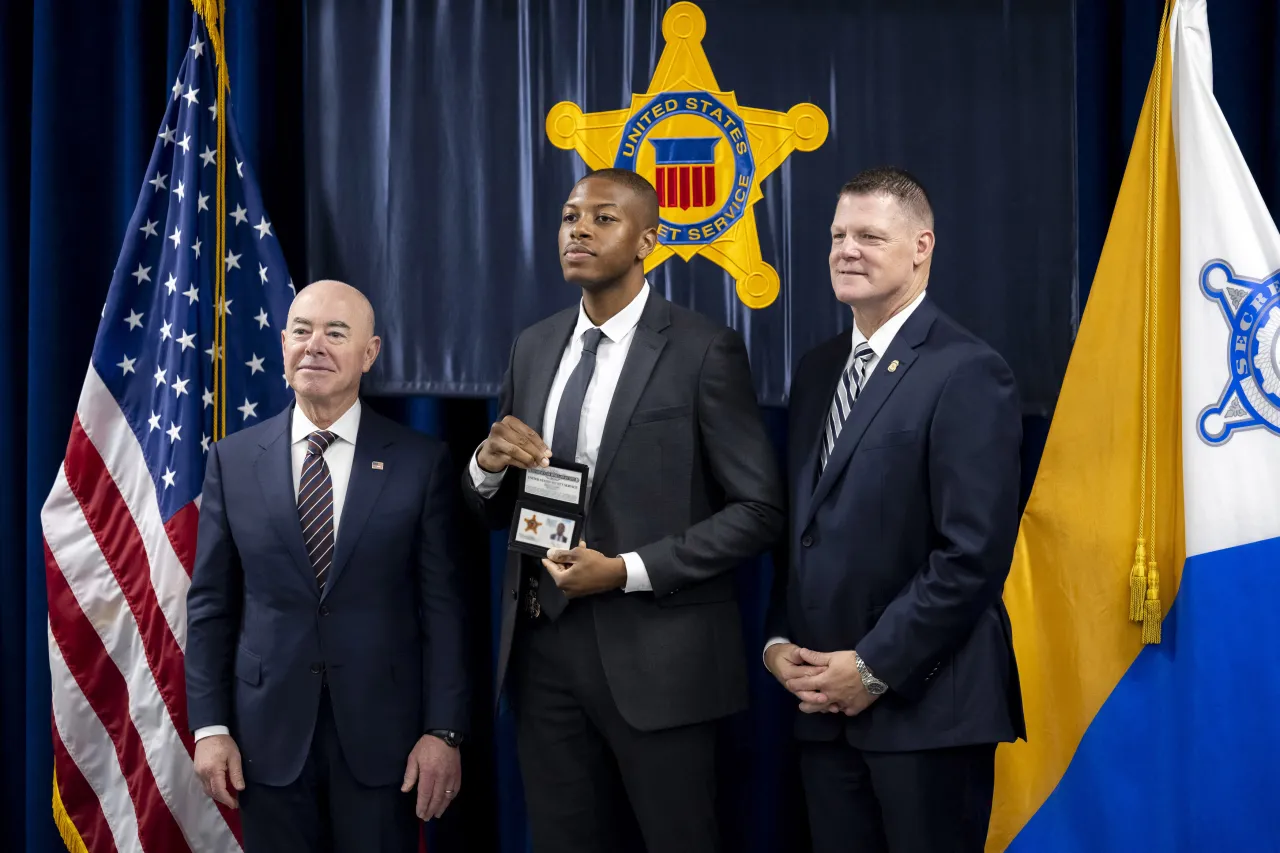 Image: DHS Secretary Alejandro Mayorkas Attends a USSS Special Agent Graduation  (021)