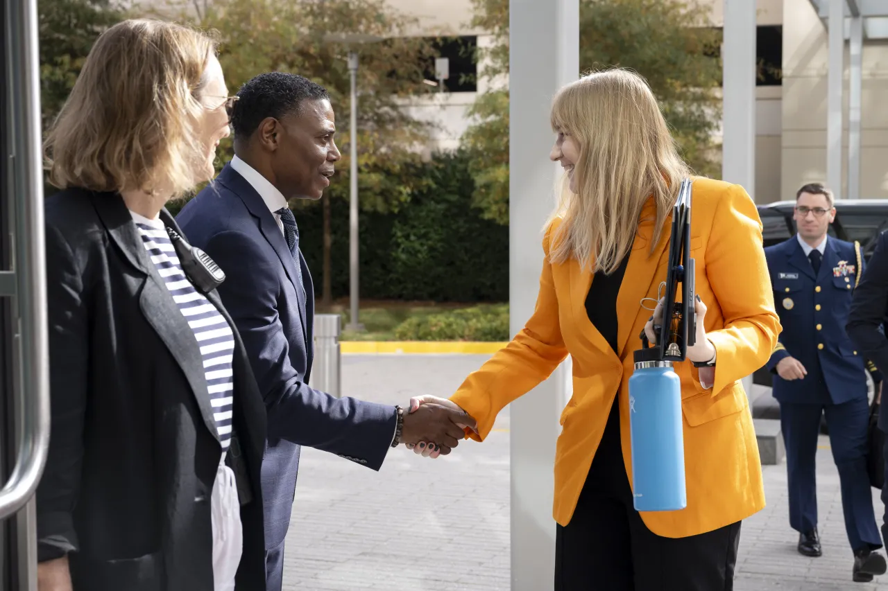 Image: DHS Senior Official Performing the Duties of the Deputy Secretary Kristie Canegallo Participates in a TSA HQ Town Hall Veterans Day Ceremony (002)