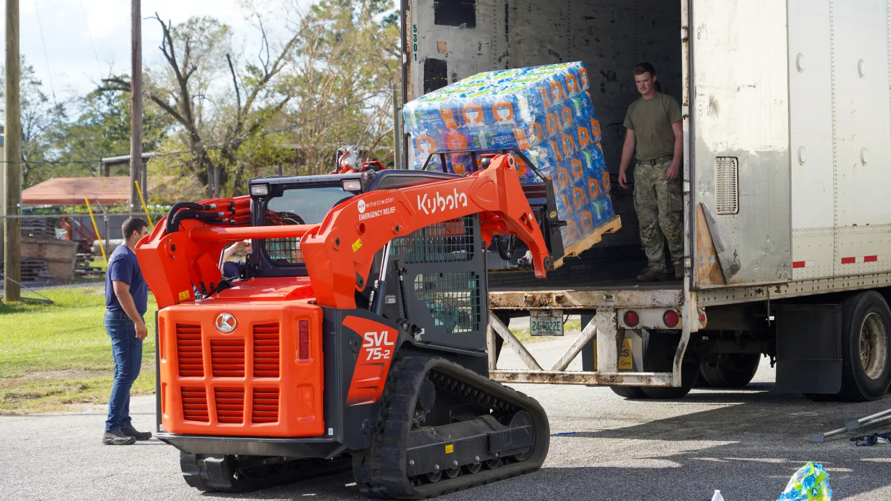 Image: FEMA Distributes Water, MREs, and Tarps in Lowndes County, GA