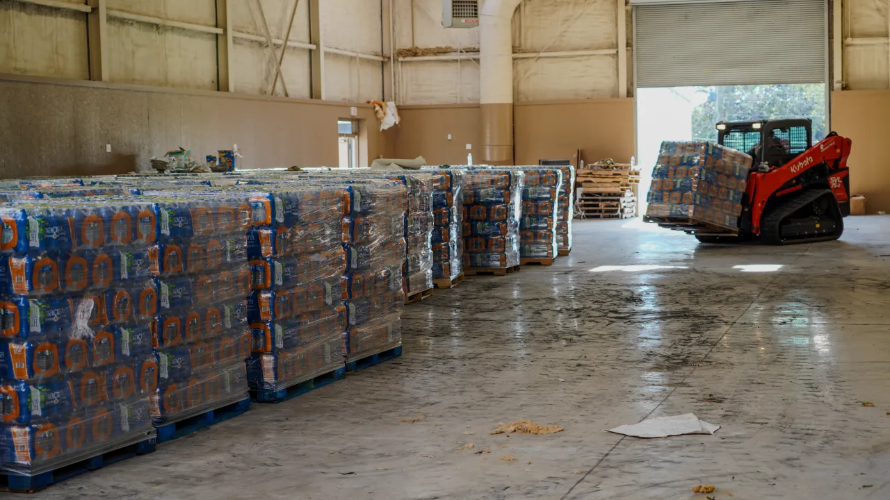 Image: FEMA Distributes Water, MREs, and Tarps in Lowndes County, GA