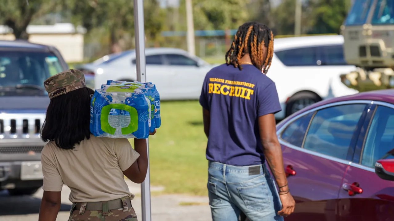 Image: FEMA Distributes Water, MREs, and Tarps in Lowndes County, GA