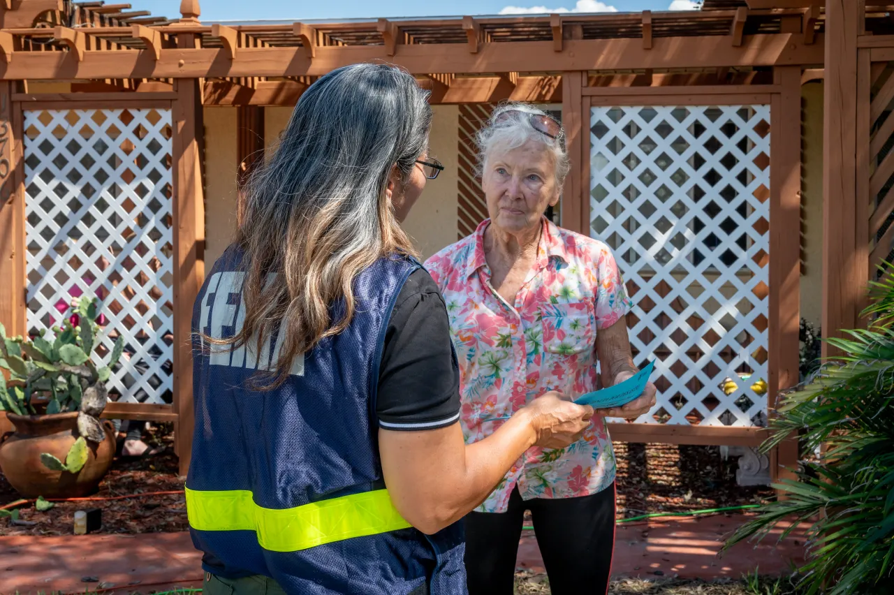 Image: FEMA Disaster Survivor Assistance Teams Help Hurricane Helene Survivors