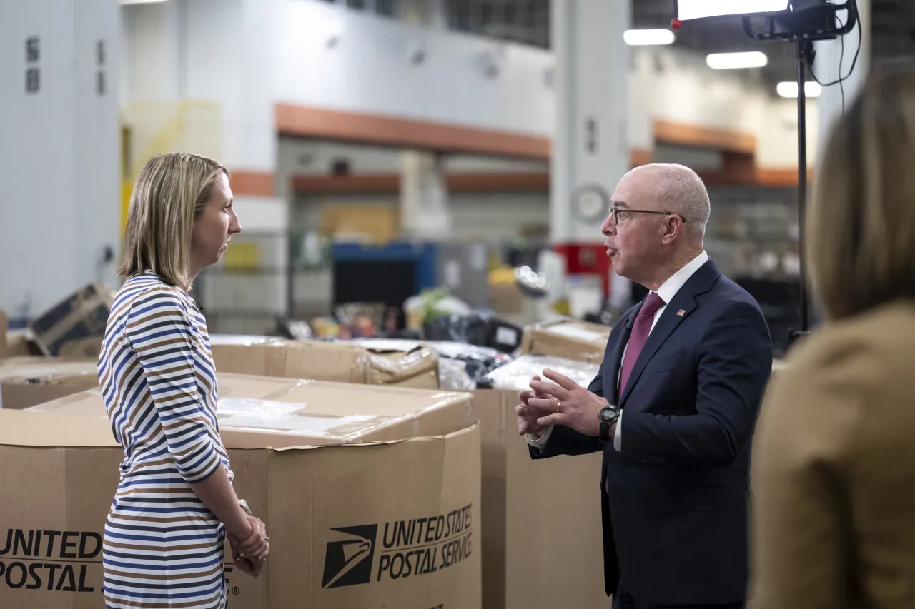 Image: DHS Secretary Alejandro Mayorkas Tours the CBP IMF at JFK (085)