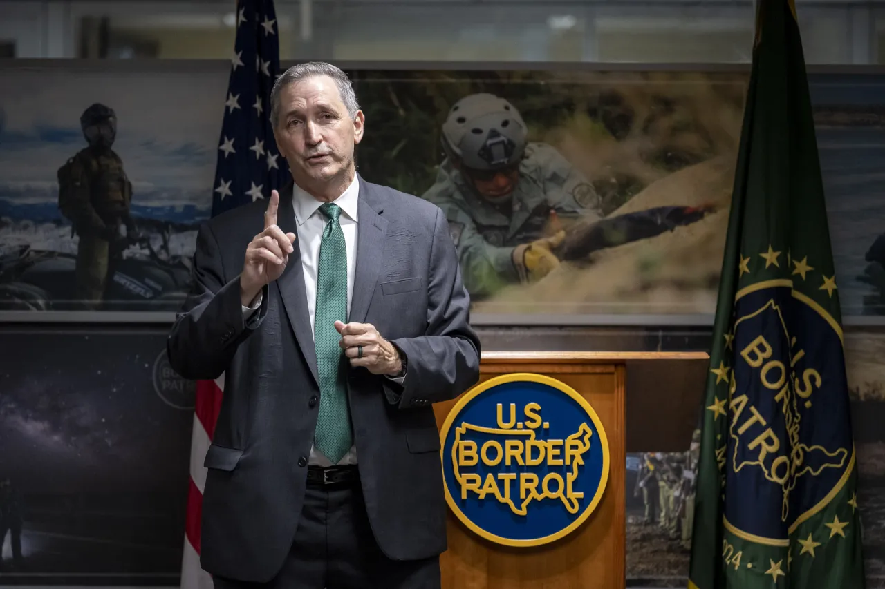 Image: DHS Secretary Alejandro Mayorkas Says Farewell to CBP Deputy Commissioner and Chief Ortiz    (025)