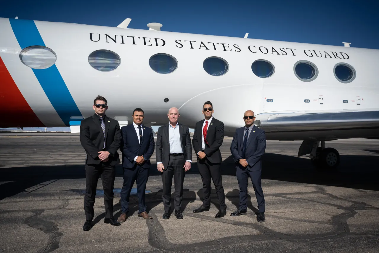 Image: DHS Secretary Alejandro Mayorkas Departs El Paso, TX (050)