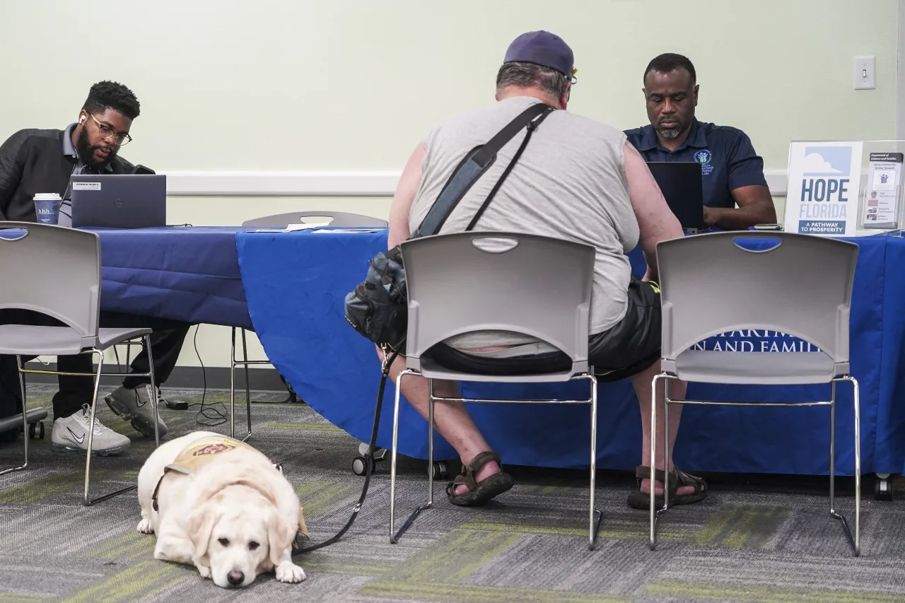 Image: FEMA Disaster Recovery Center in Kissimmee (3)