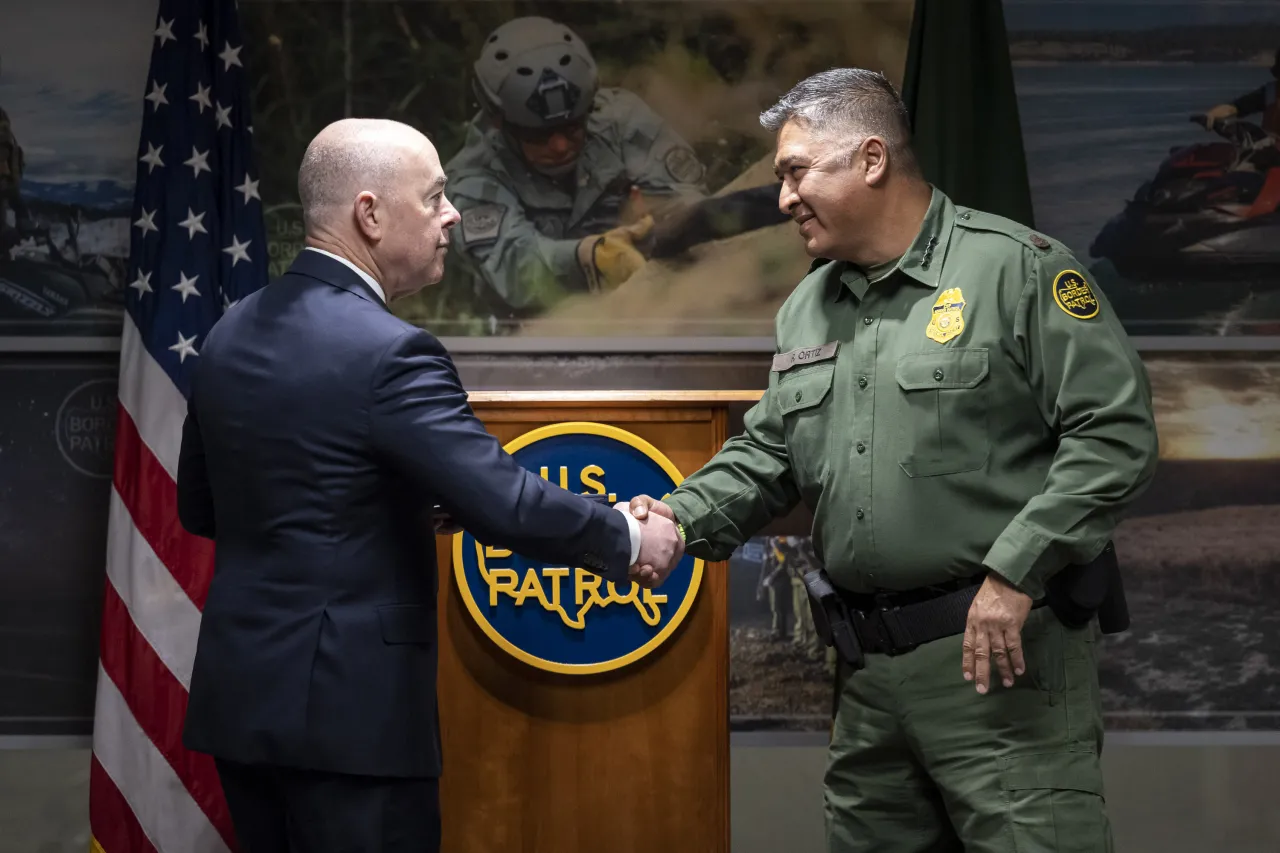 Image: DHS Secretary Alejandro Mayorkas Says Farewell to CBP Deputy Commissioner and Chief Ortiz    (012)