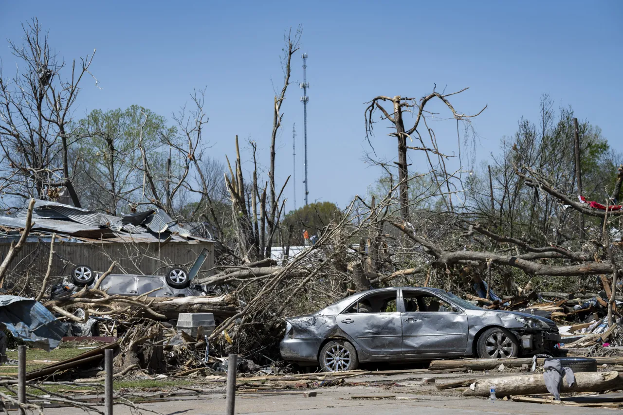 Image: DHS Secretary Alejandro Mayorkas Visits Rolling Fork, Mississippi  (100)