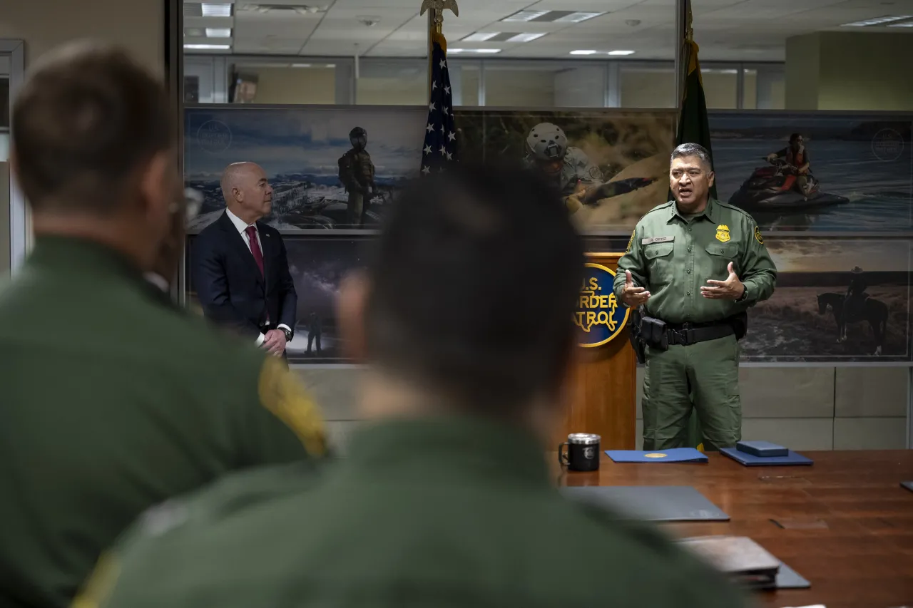 Image: DHS Secretary Alejandro Mayorkas Says Farewell to CBP Deputy Commissioner and Chief Ortiz    (019)