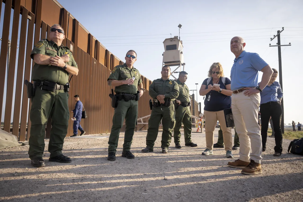 Image: DHS Secretary Alejandro Mayorkas Participates Border Tour with U.S. Border Patrol (047)