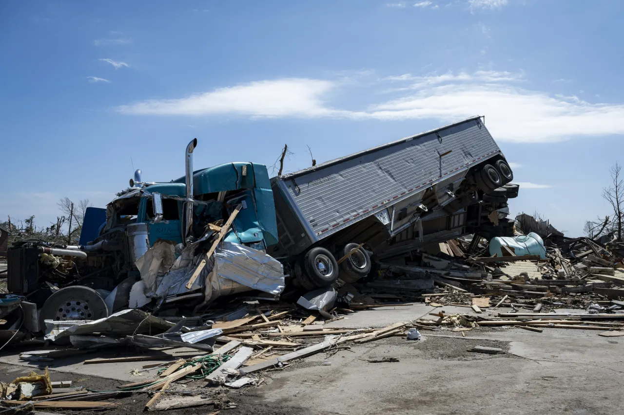 Image: DHS Secretary Alejandro Mayorkas Visits Rolling Fork, Mississippi  (104)