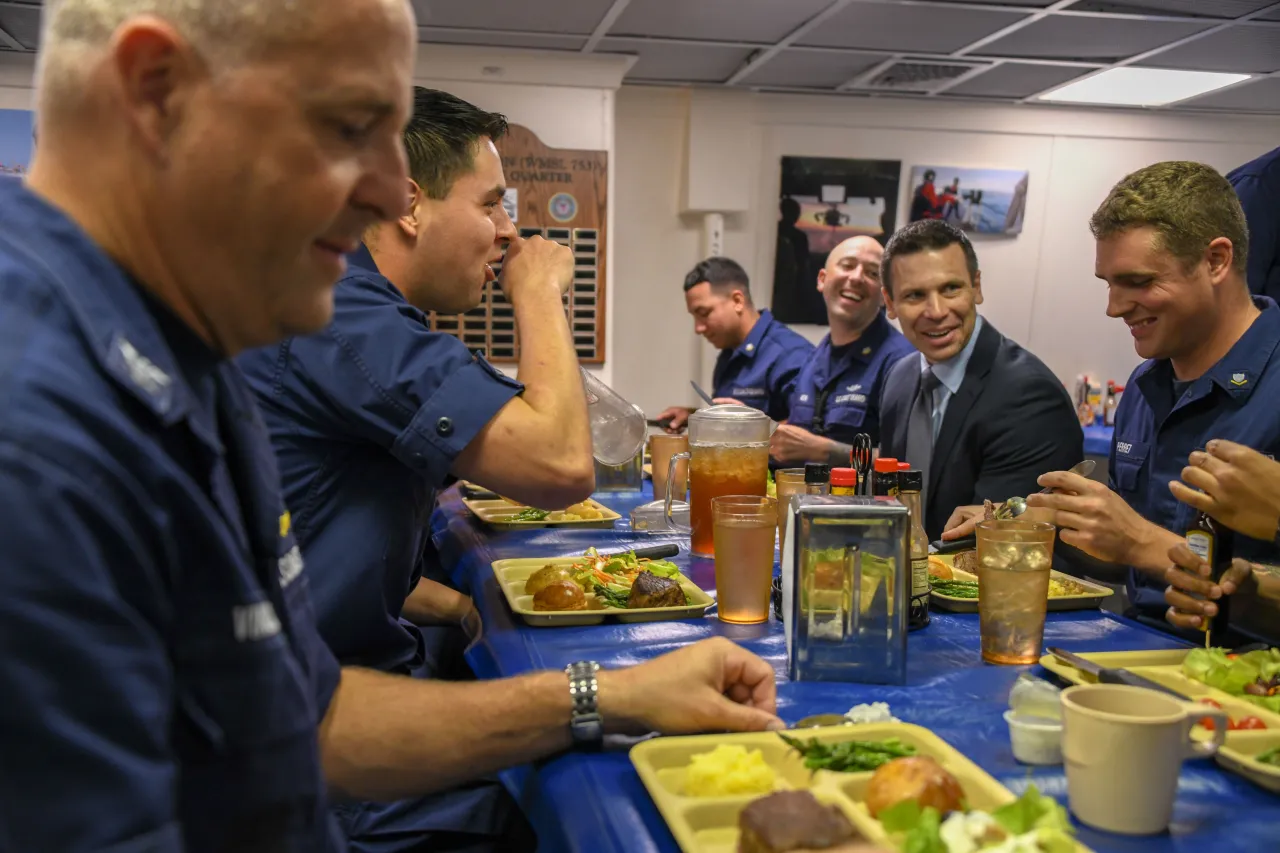 Image: Coast Guard Cutter Hamilton Drug Offload - Crew Visit (30)