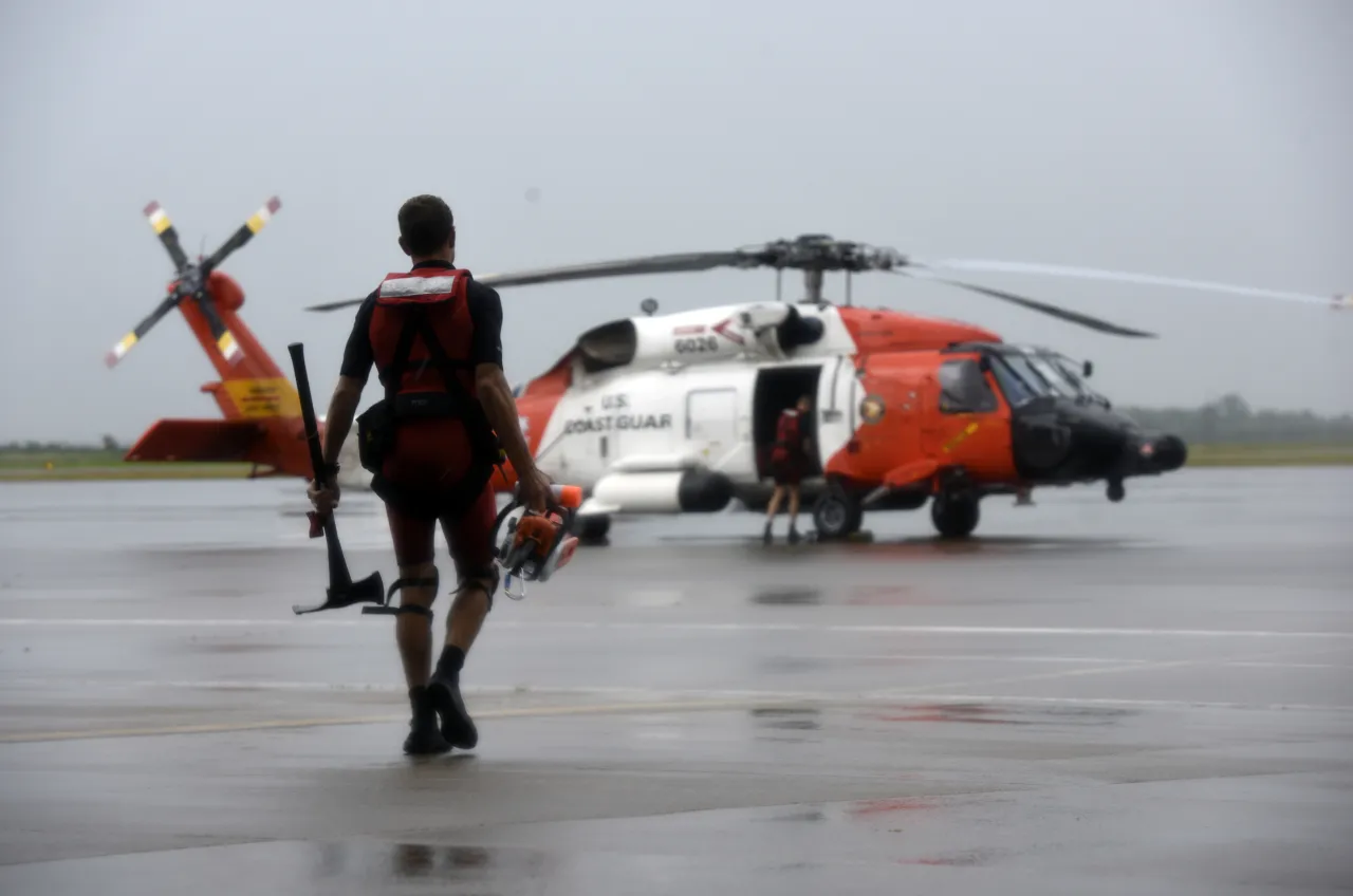 Image: Coast Guard Air Station Houston crews conduct rescues during Hurricane Harvey