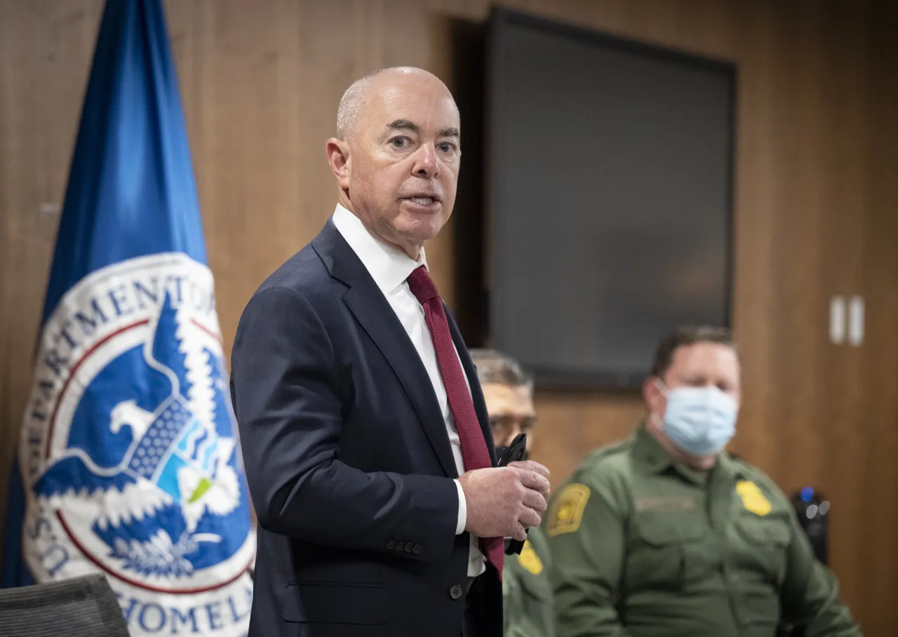 Image: DHS Secretary Alejandro Mayorkas Engages with DHS Employees (019)